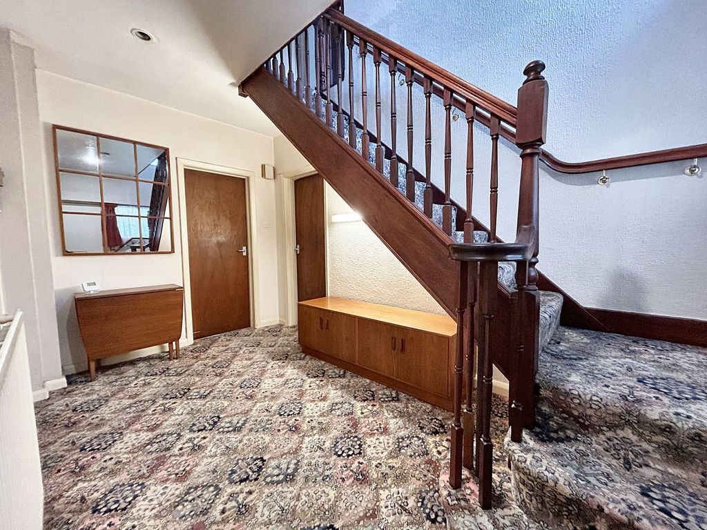 Property photo 3 of 49