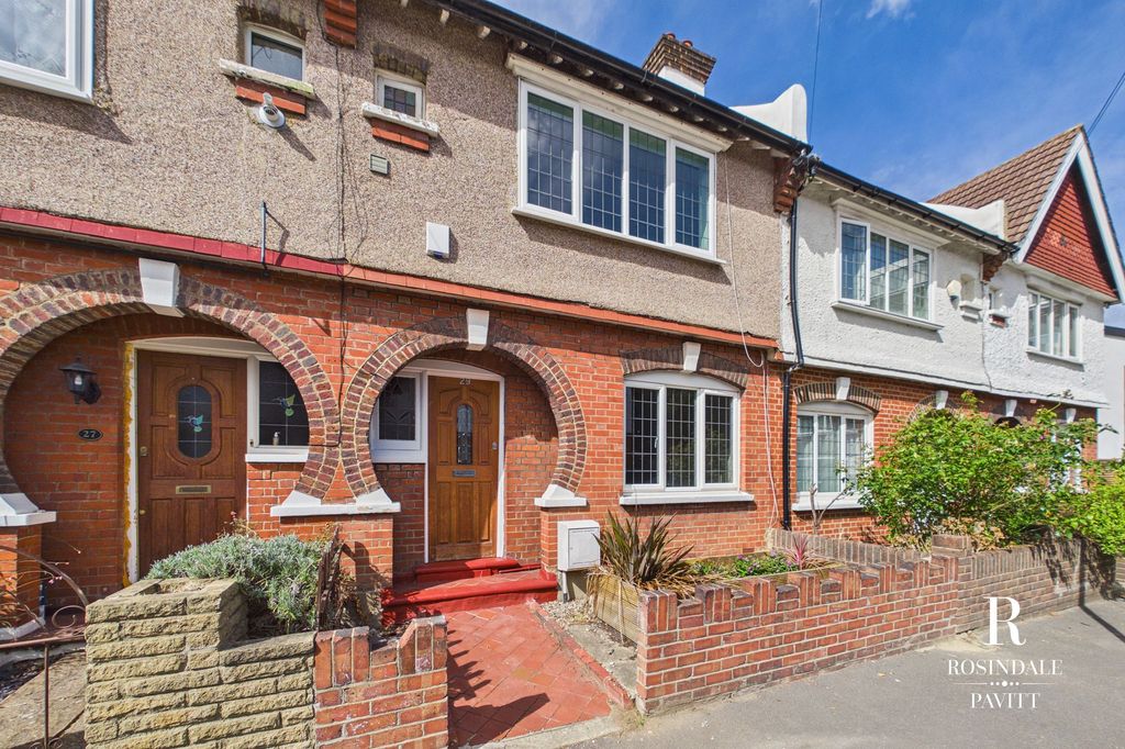 Property photo 1 of 18