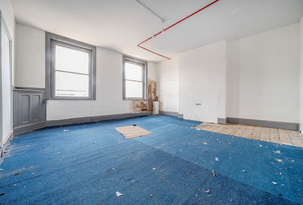 Property photo 3 of 15 1331801-19-688Cdc...