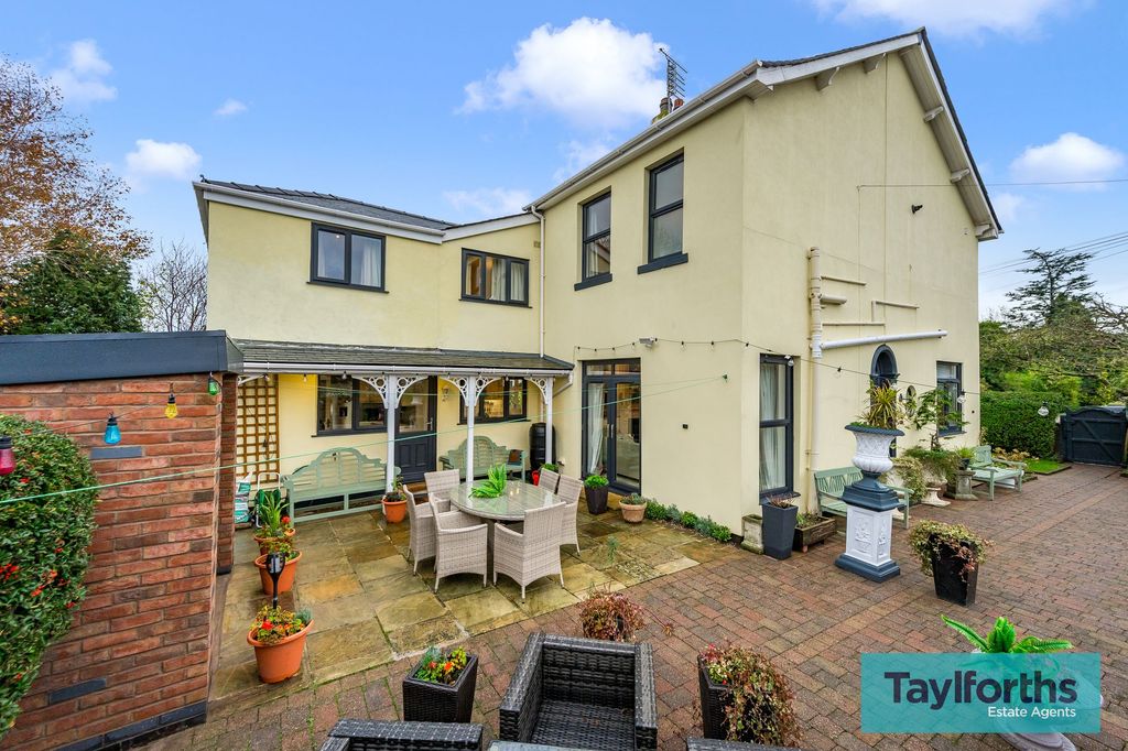 Property photo 1 of 34