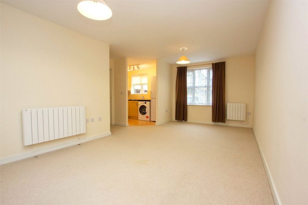 Property photo 3 of 10 Living Room