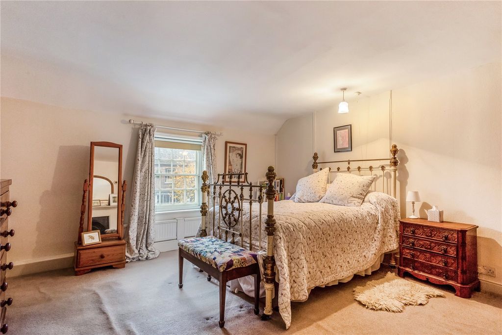 Additional image 13 of 4 bed semi-detached house for saleHigh Street, Hungerford, Berkshire RG17