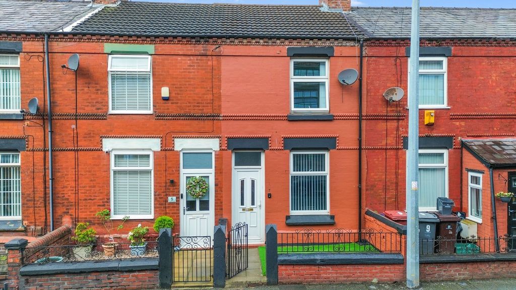 Property photo 1 of 17