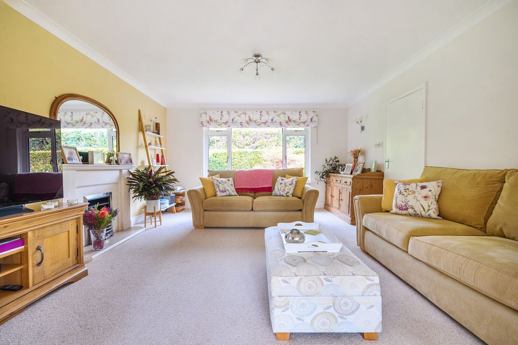 Property photo 2 of 27 1528784-12-6Ac688...