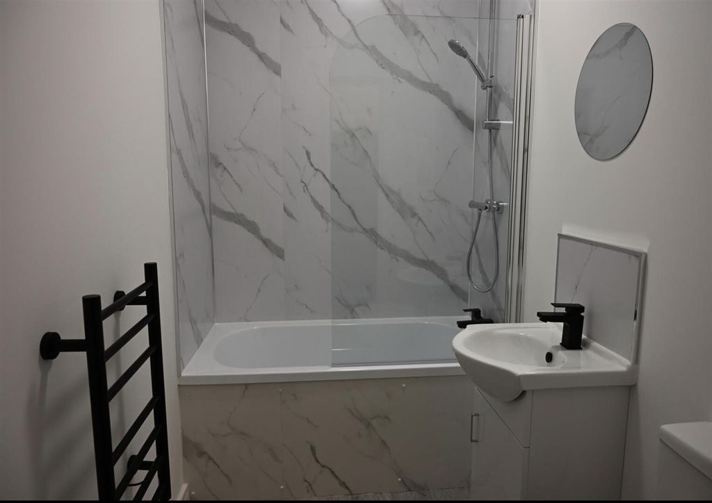 Property photo 3 of 6 Bathroom