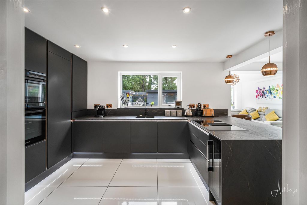 Property photo 2 of 39 Open Plan Kitchen/Dining Area