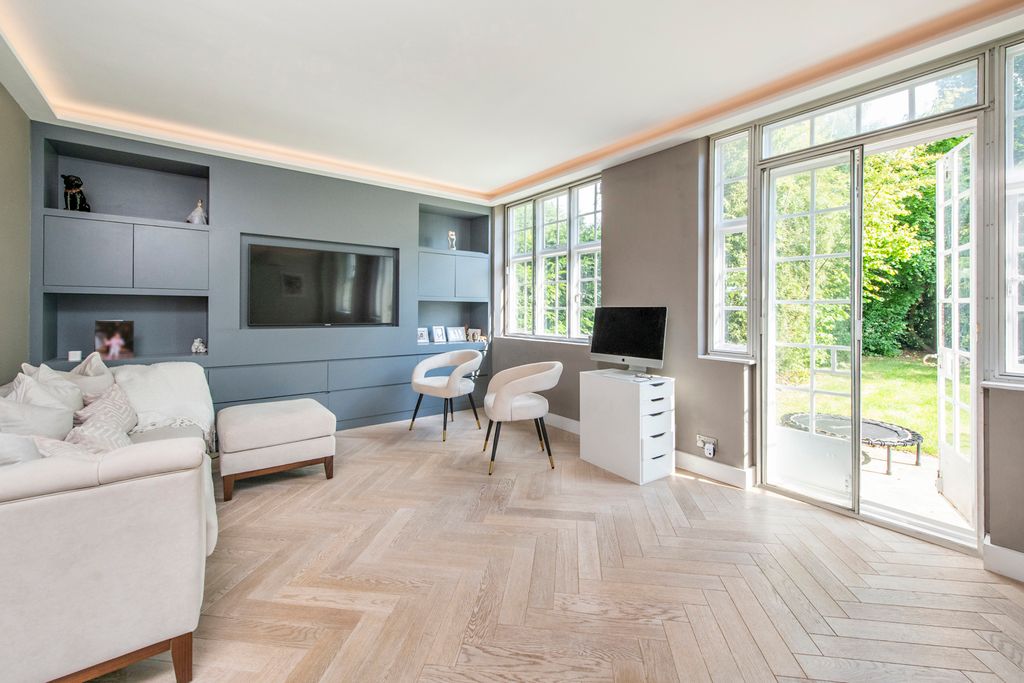 Property photo 1 of 15