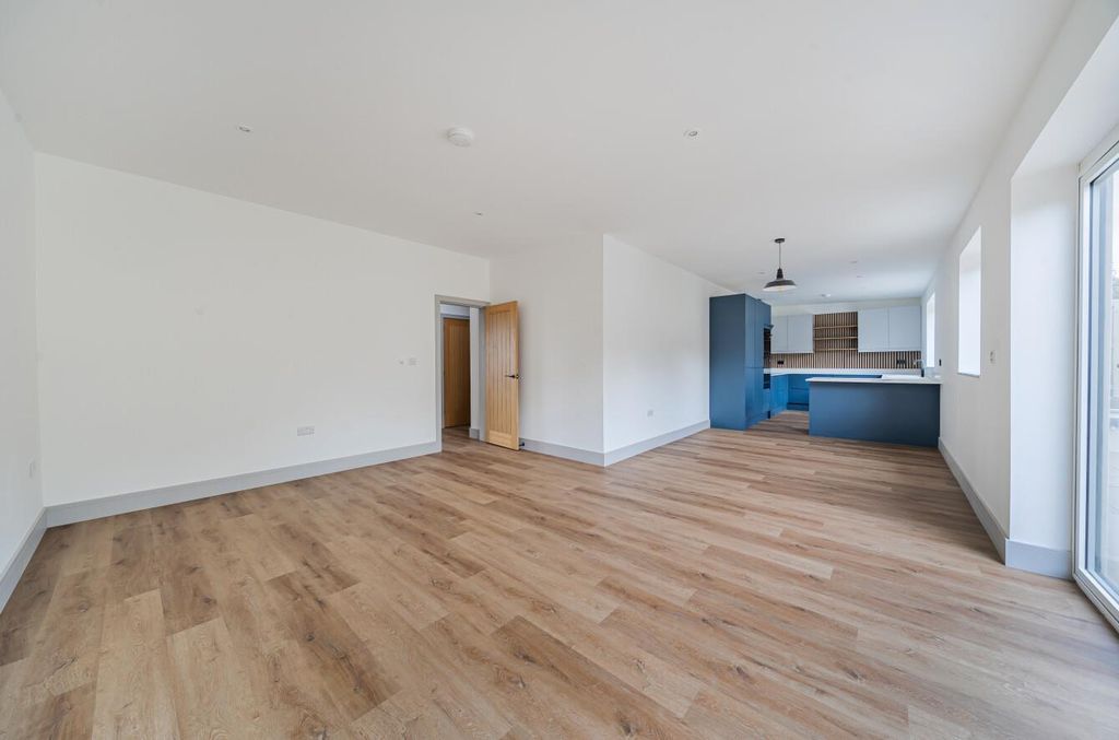Property photo 3 of 19 1448194-5-69F0c2cd54Ecc.Jpg