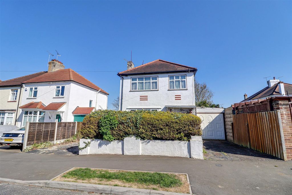 Property photo 1 of 18