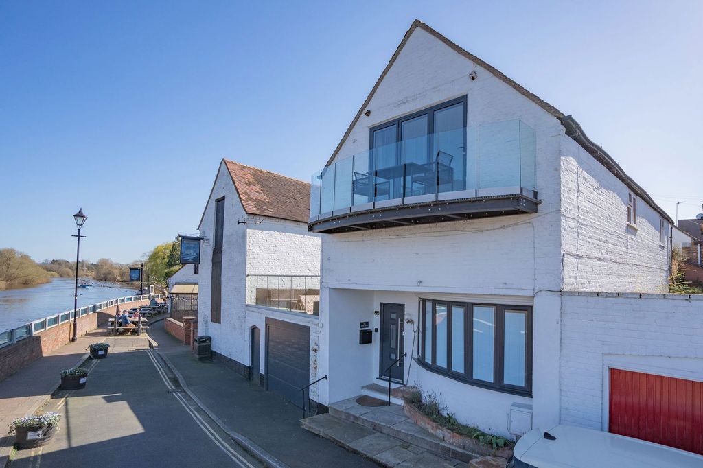 Property photo 1 of 23