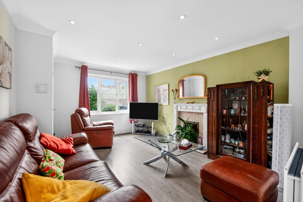 Property photo 2 of 14