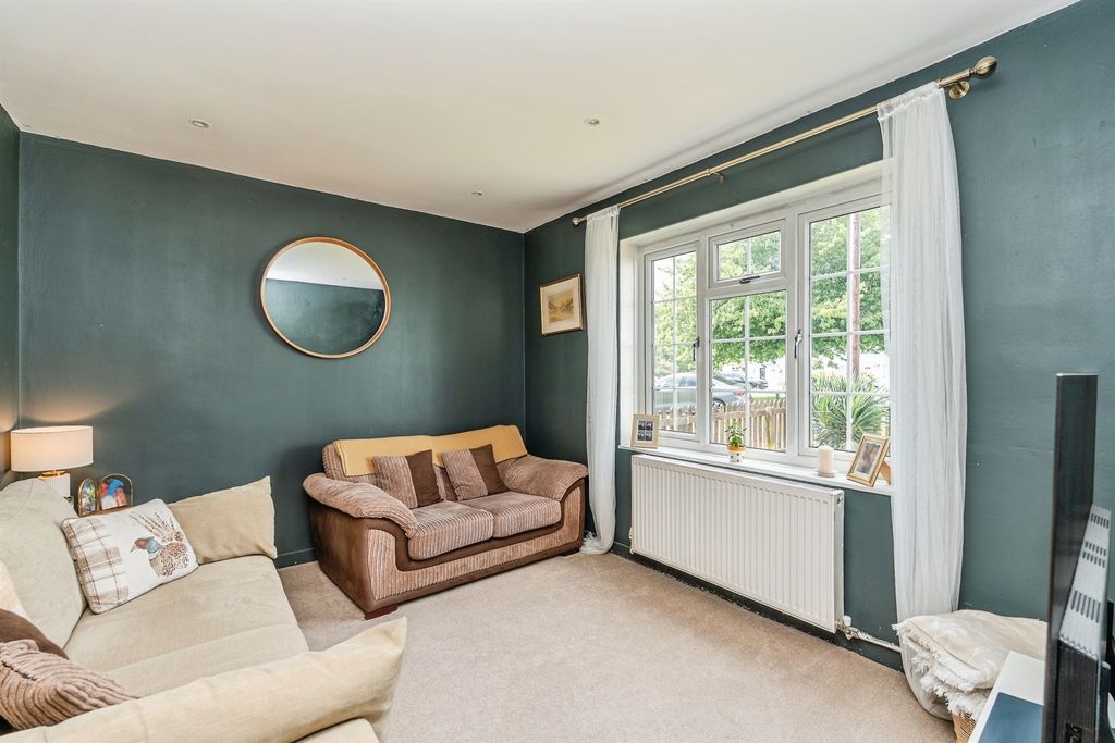 Property photo 2 of 13