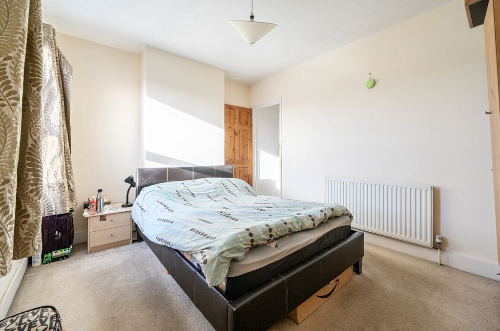 Property photo 3 of 16 1375941-6-693962d...