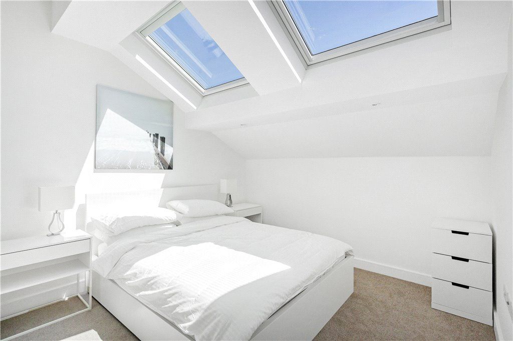 Property photo 3 of 10 Bedroom