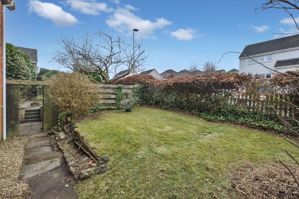 Property photo 2 of 15 Side Garden