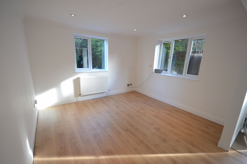 Property photo 3 of 8 Photo 13