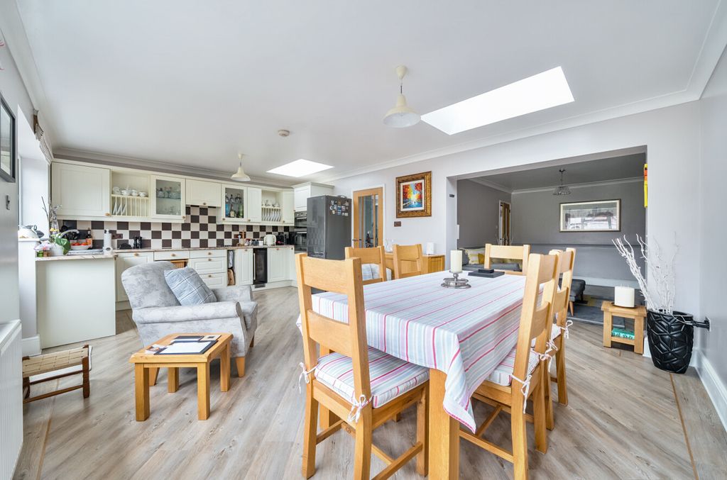 Property photo 2 of 12 1288200-14-6835B2...