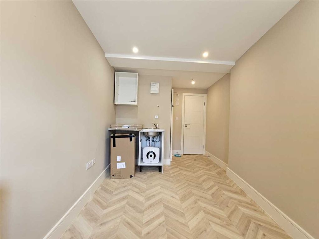 Property photo 1 of 3 Main Picture