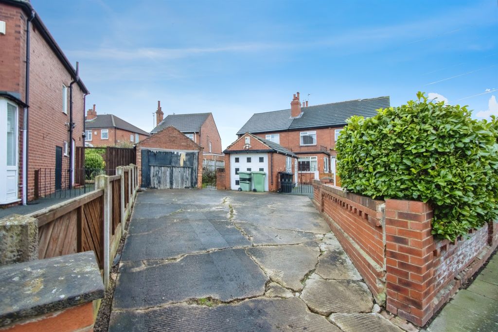 Property photo 2 of 13