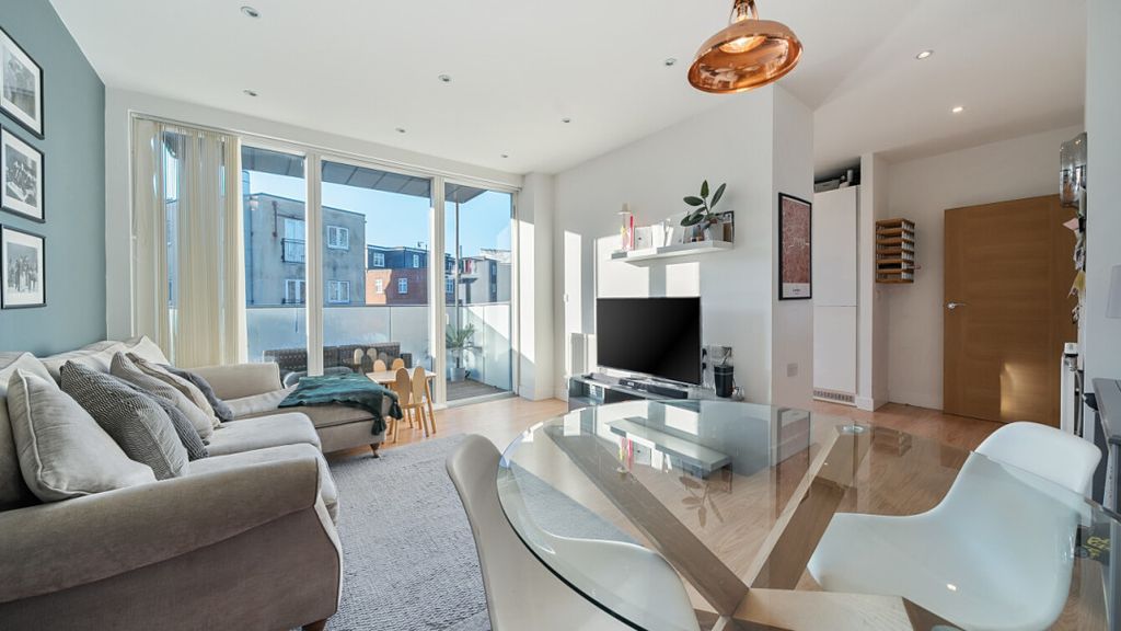 Property photo 3 of 14