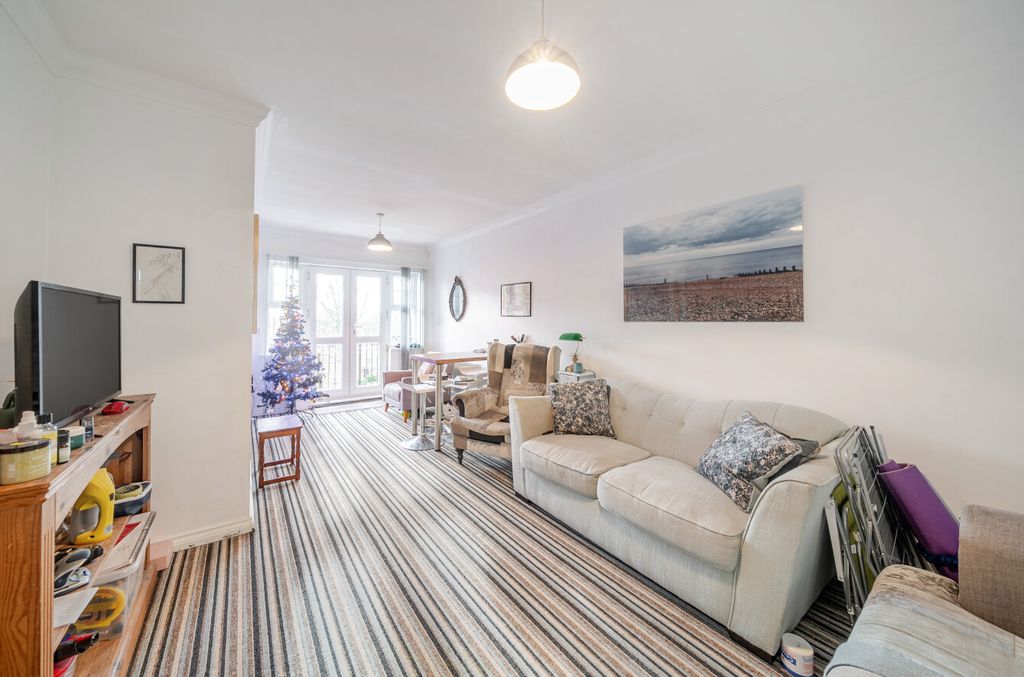 Property photo 1 of 8