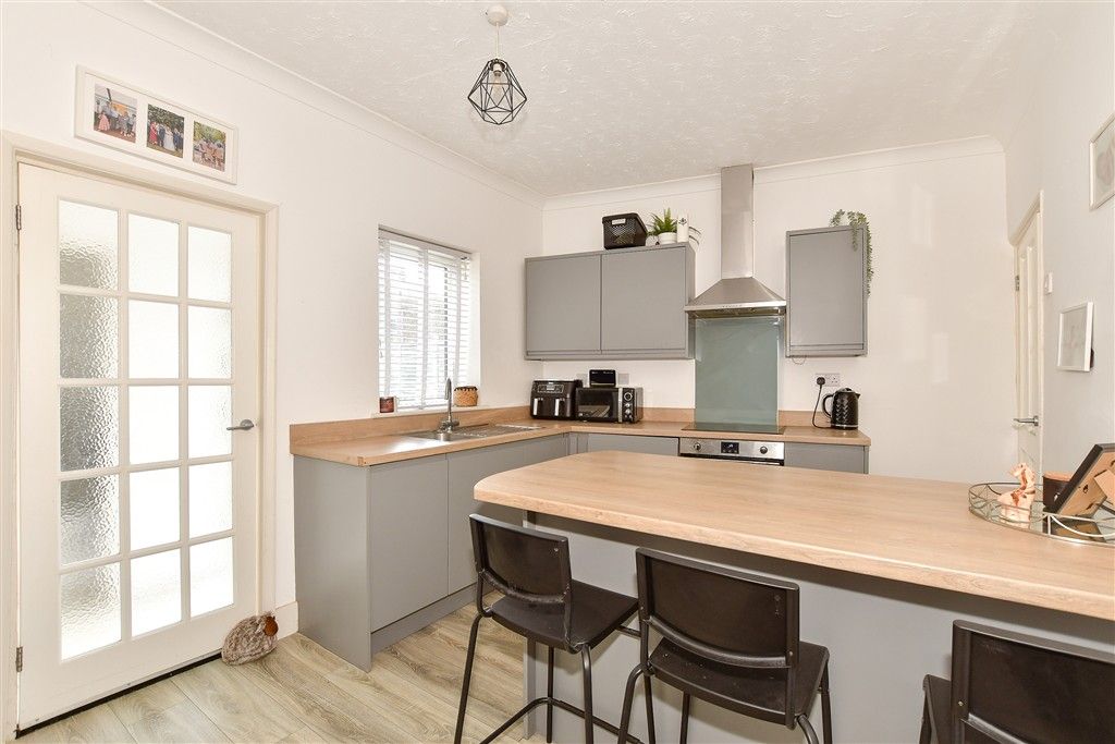 Property photo 3 of 12 Kitchen