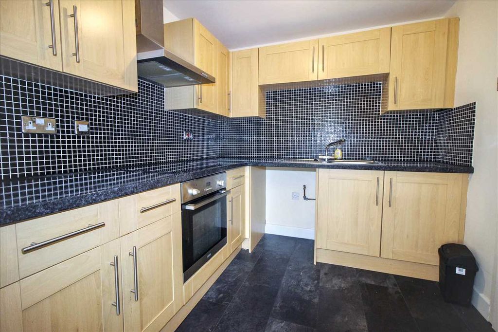 Property photo 3 of 5 Kitchen