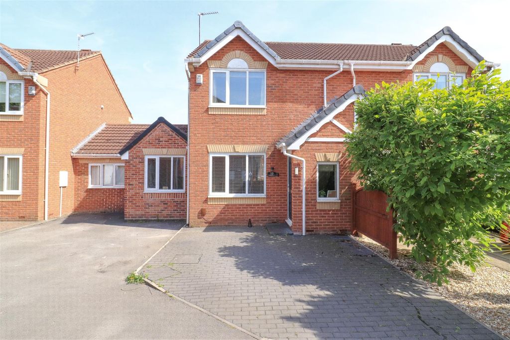 Property photo 1 of 13