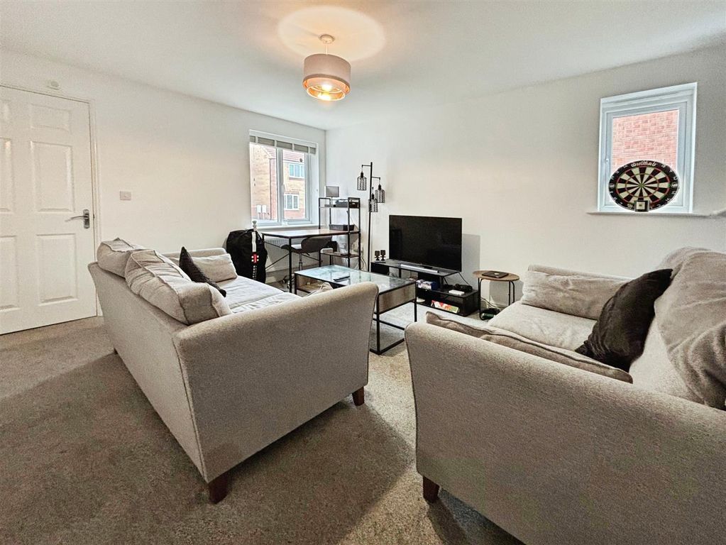 Property photo 2 of 15 Lounge