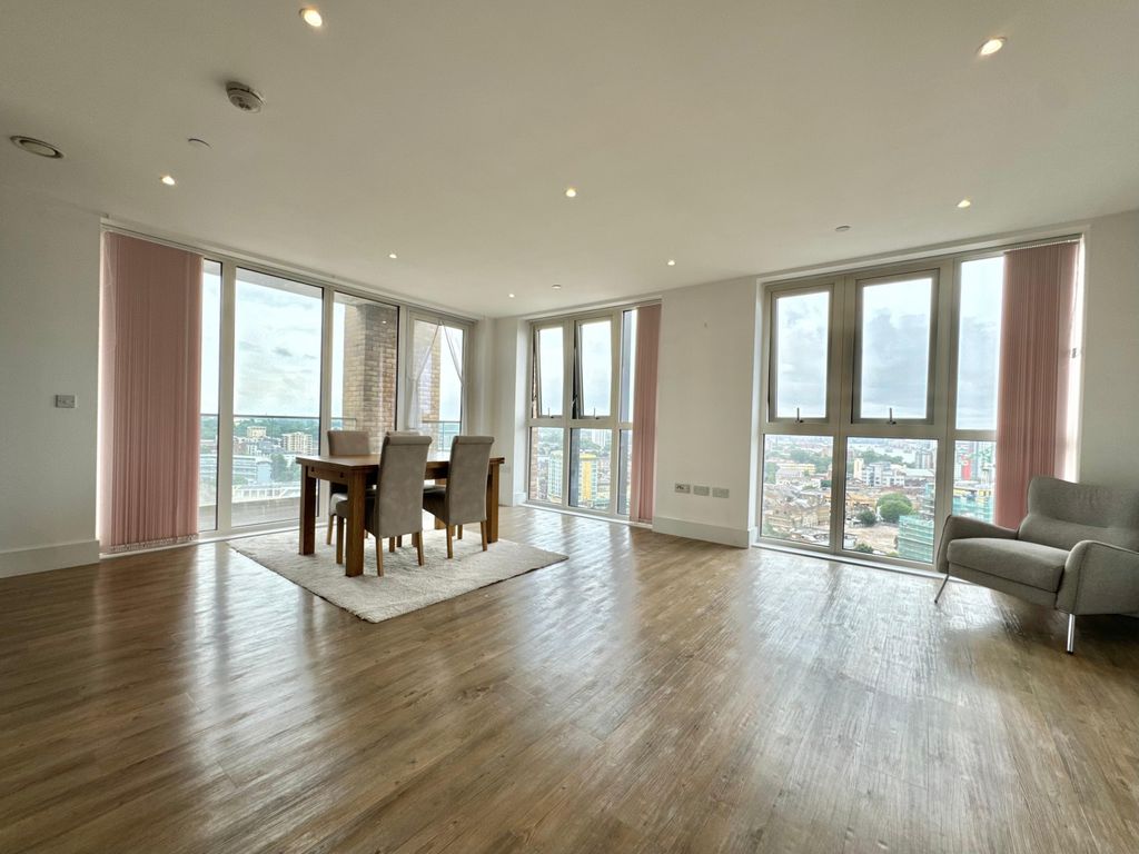 Property photo 2 of 19 Gallery