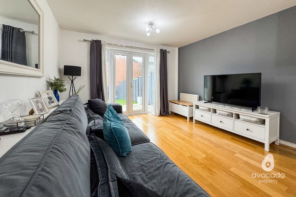 Property photo 3 of 15 4924574