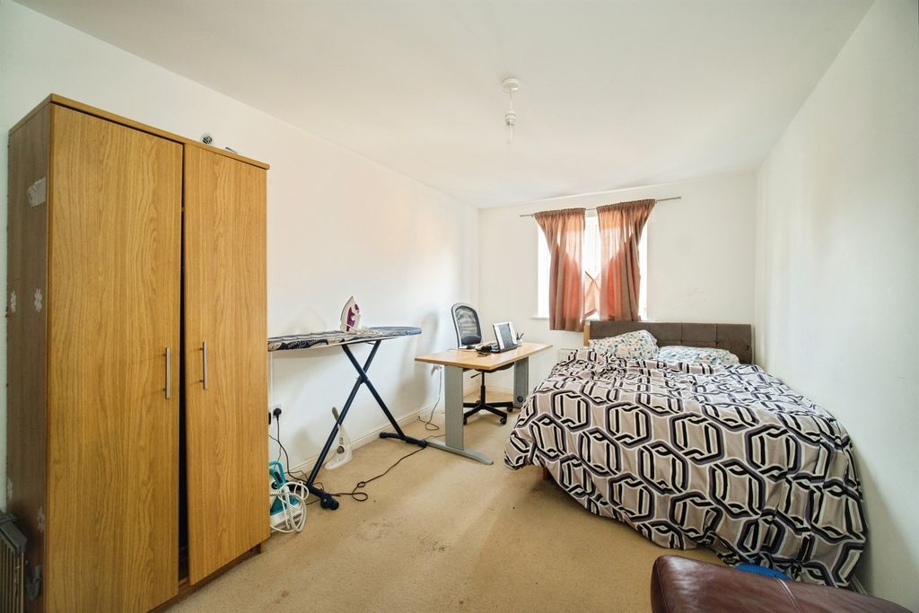 Property photo 3 of 10