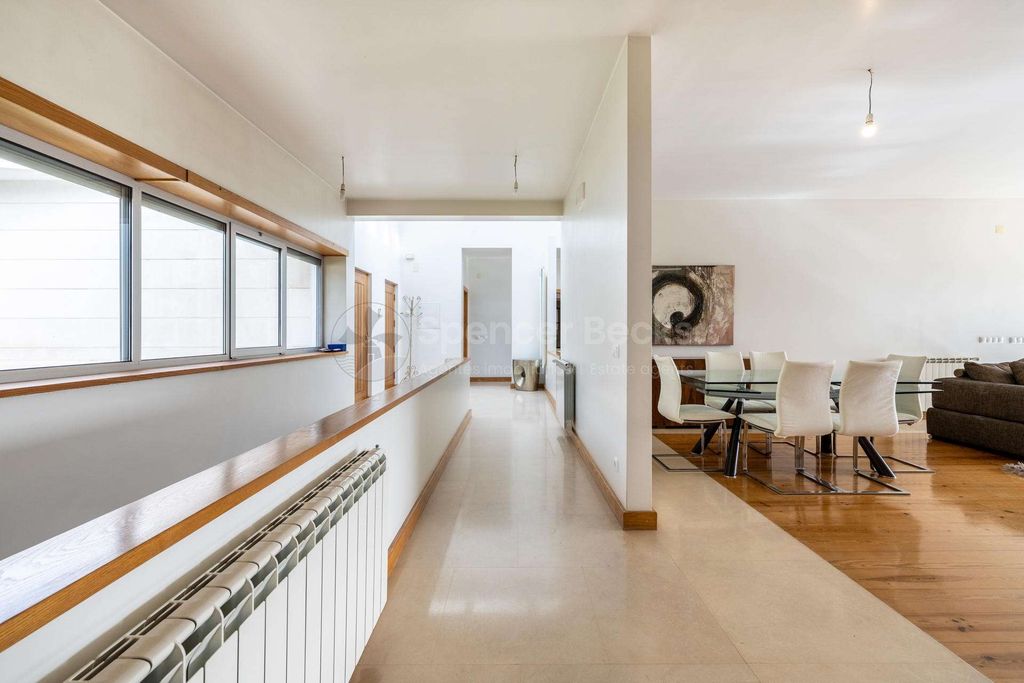 Property photo 2 of 43