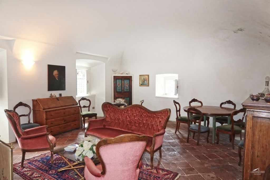 Property photo 1 of 30