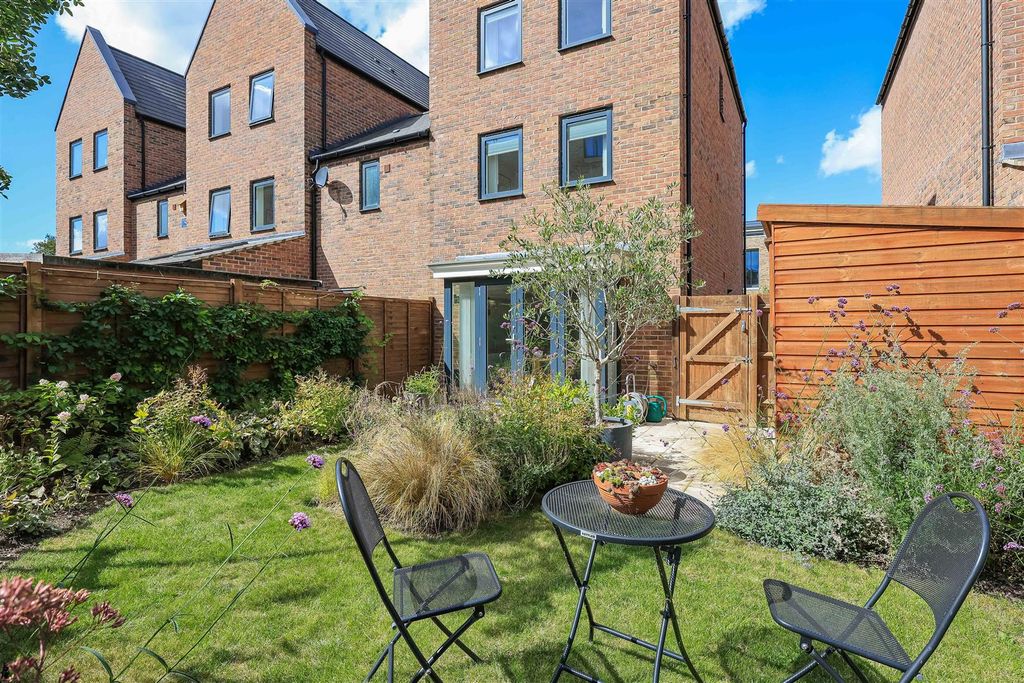 Property photo 3 of 24 Img (22).Jpg