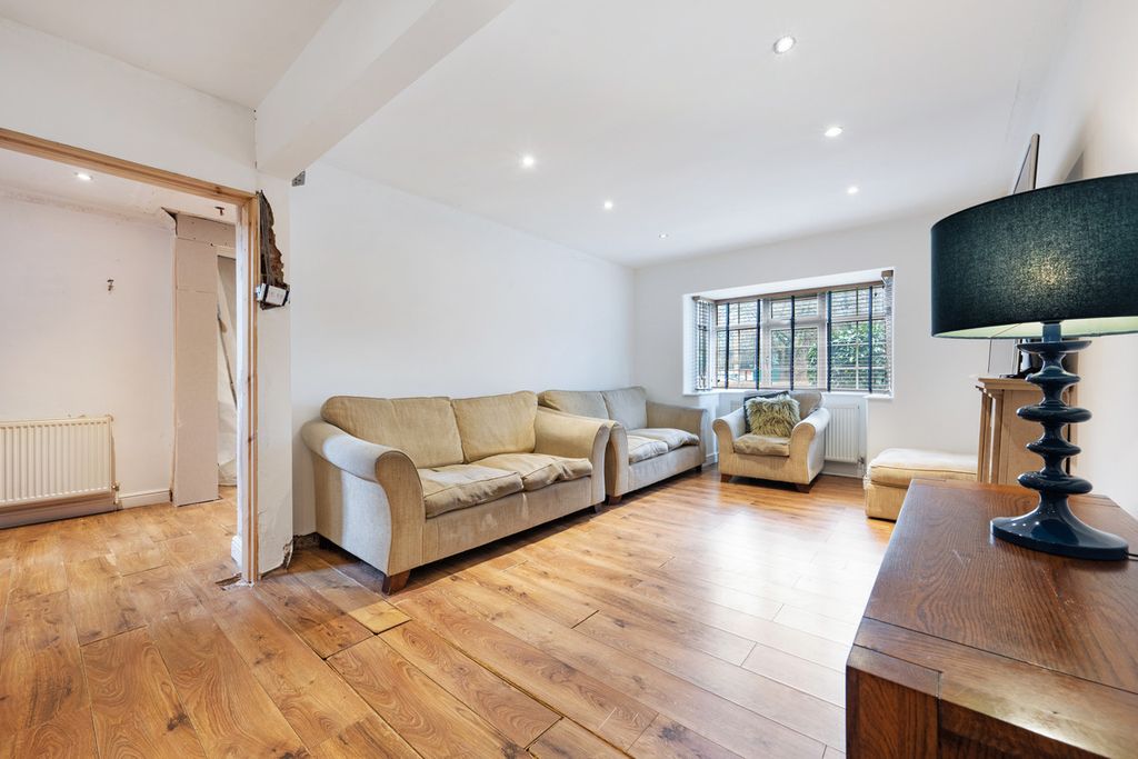 Property photo 2 of 21