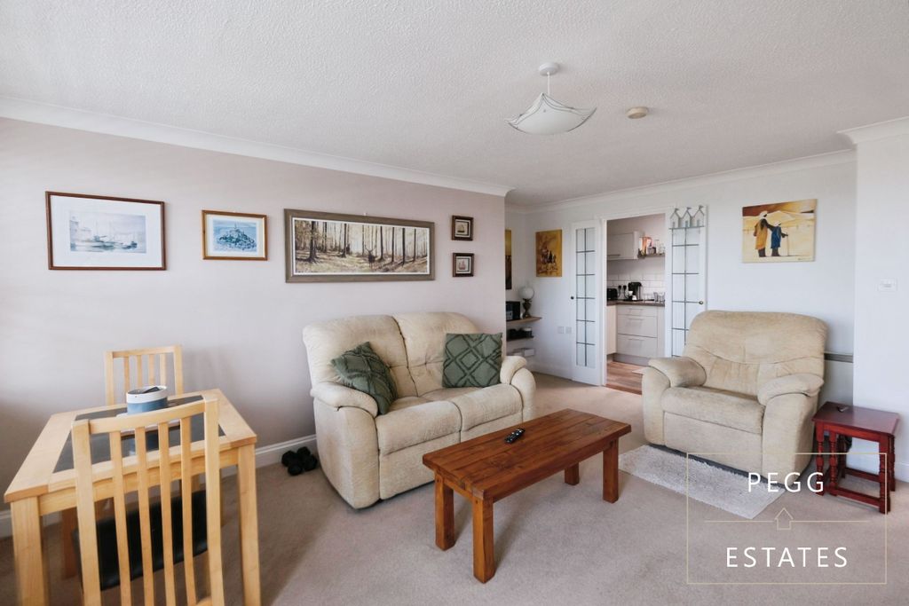 Property photo 2 of 24