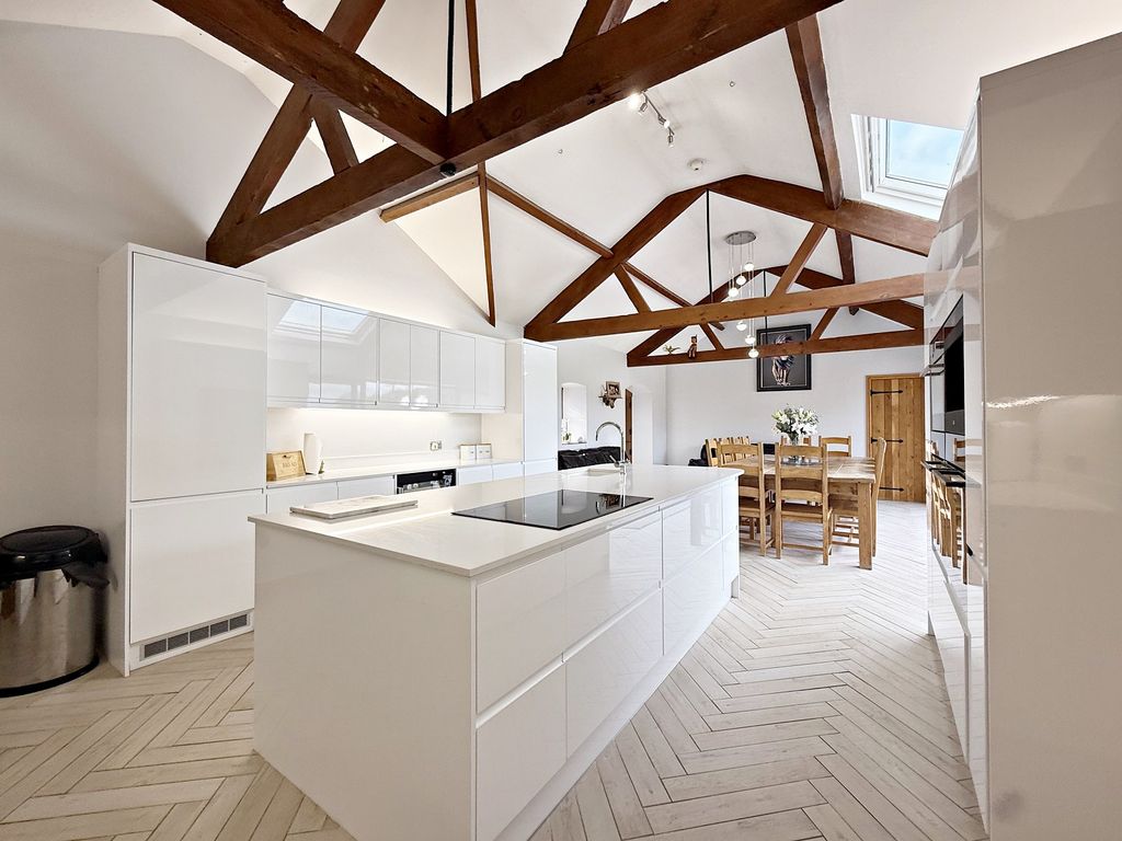 Property photo 2 of 43 Kitchen