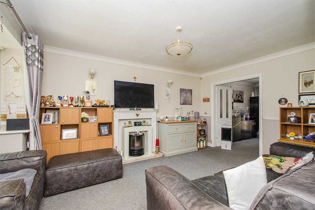 Property photo 2 of 19 Photo 7