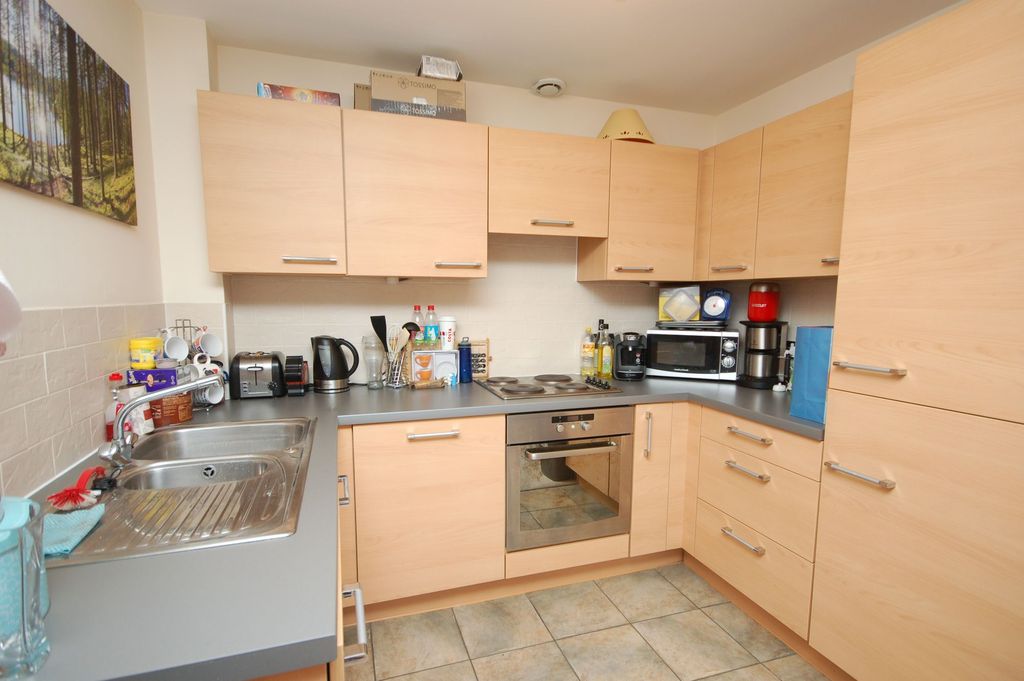 Property photo 3 of 5 Kitchen