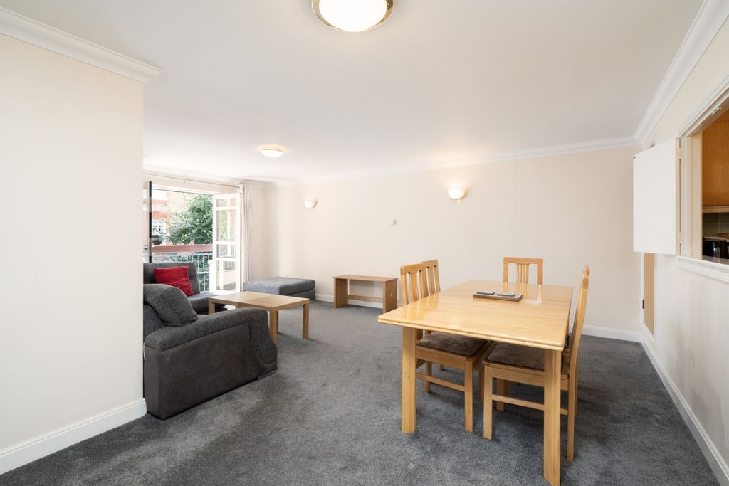 Property photo 2 of 12 Greycoat House