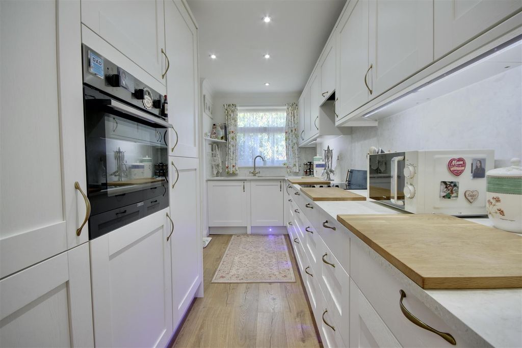 Property photo 2 of 15 66Fe2A61-59C3-48E4-B0F4-48F3668686D7_1_201_A.Jpeg