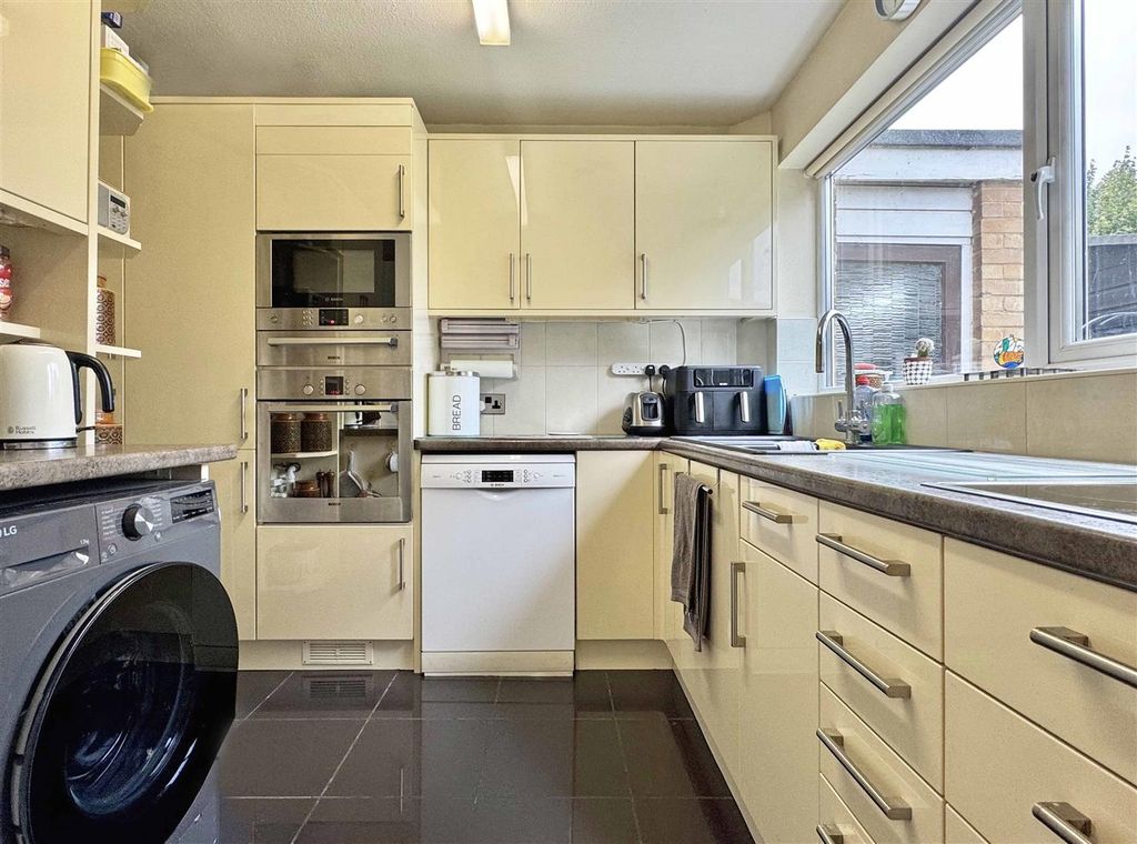 Property photo 2 of 18 Kitchen.Jpg