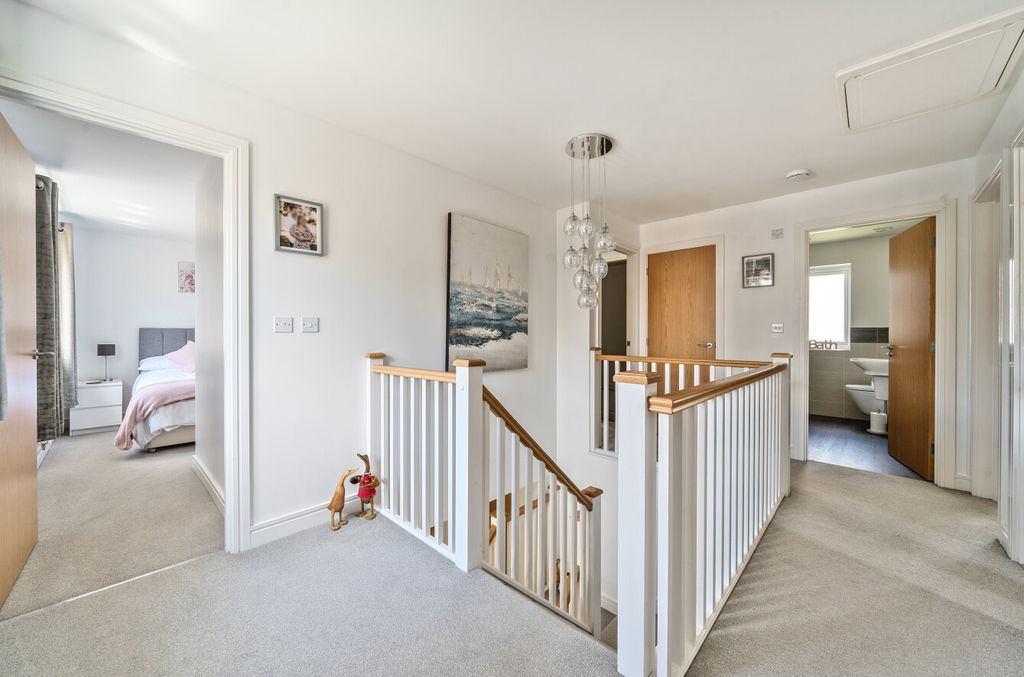 Property photo 3 of 22 1300724-17-683Db0...