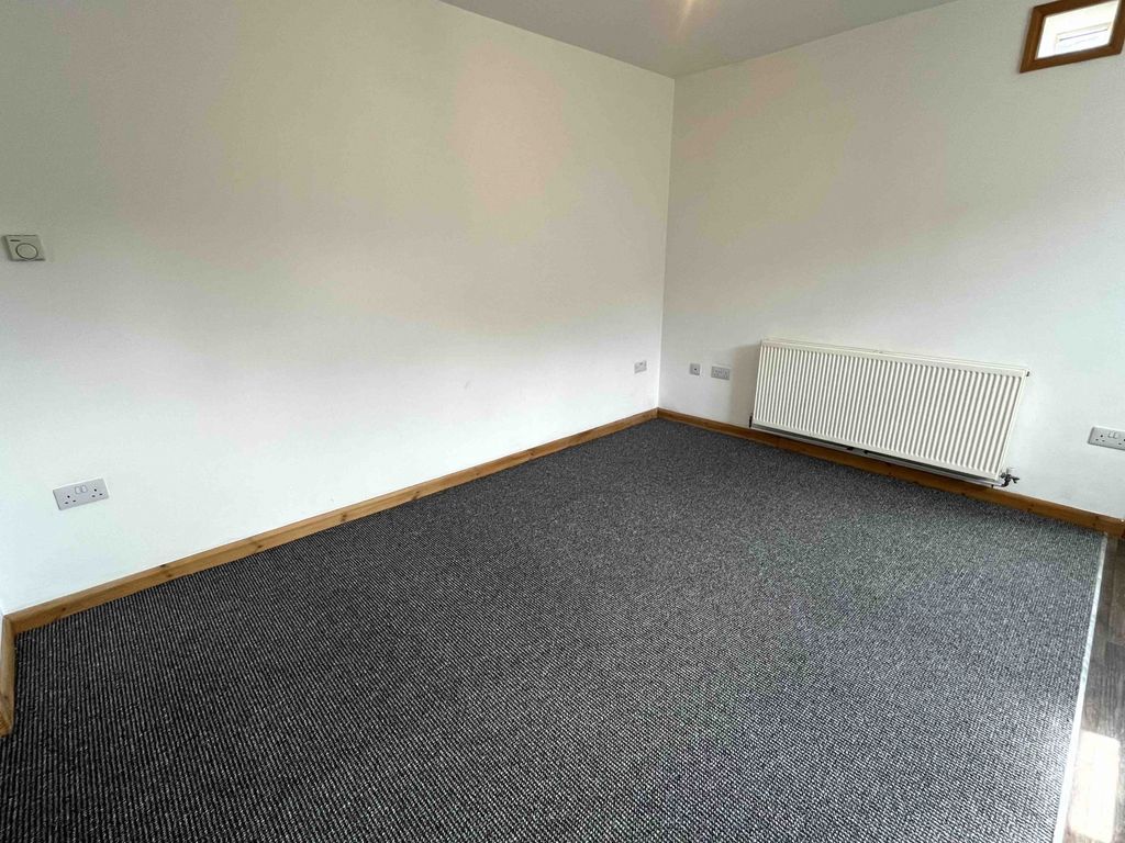 Property photo 2 of 9 Gallery