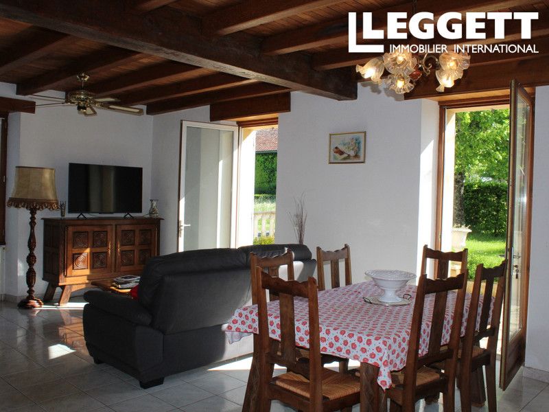 Property photo 2 of 10