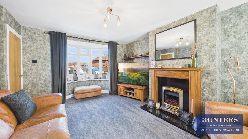 Property photo 3 of 23 Living Room