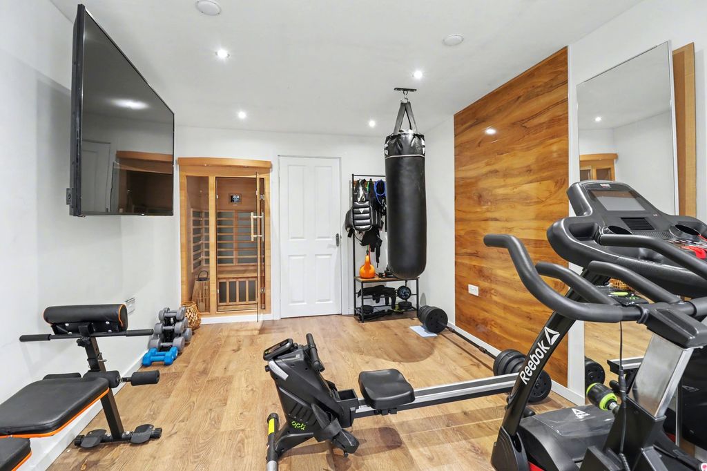 Property photo 2 of 22