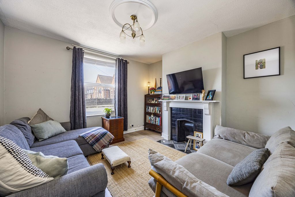 Property photo 2 of 12