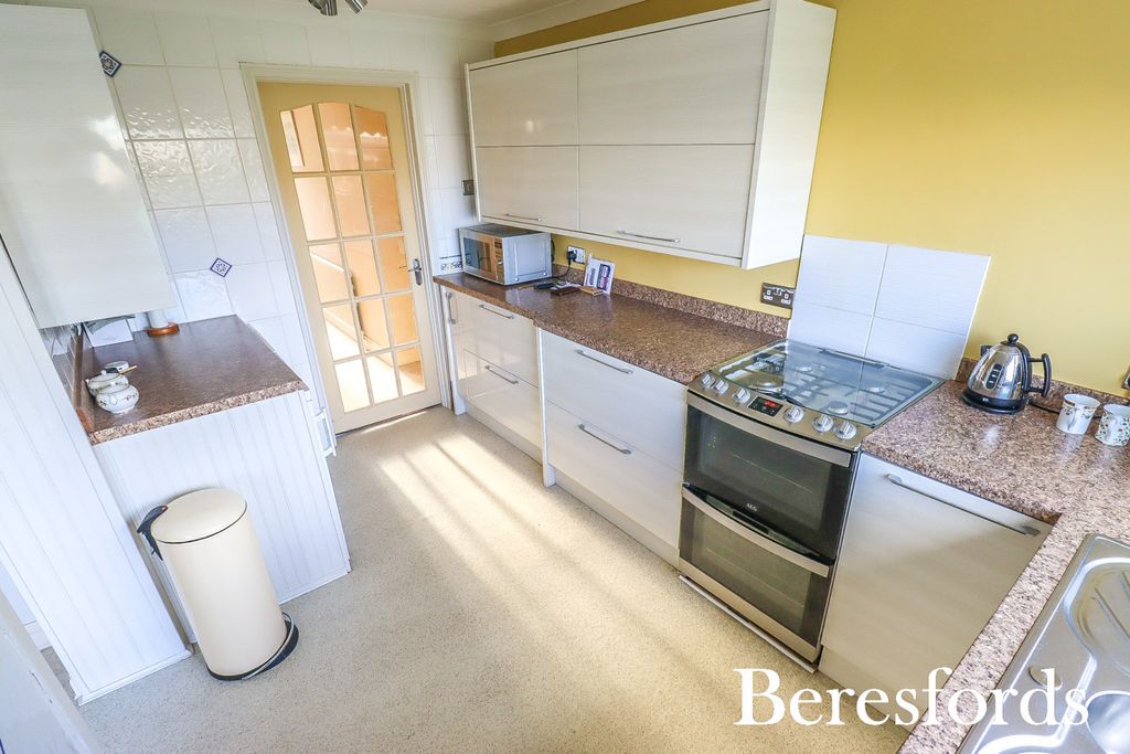 Property photo 2 of 33 Picture No. 29